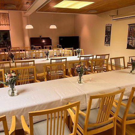 Budget Hotel Easystay Порвоо Экстерьер фото